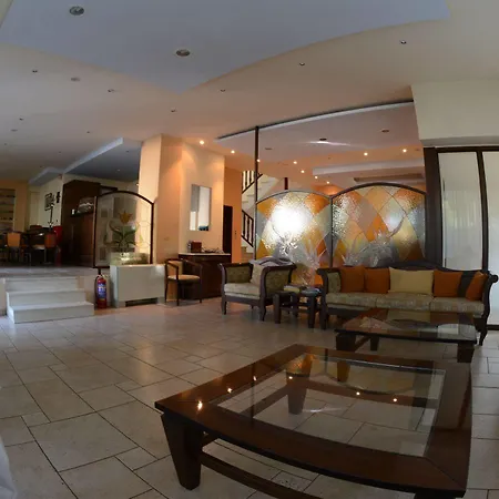 Chris Hotel