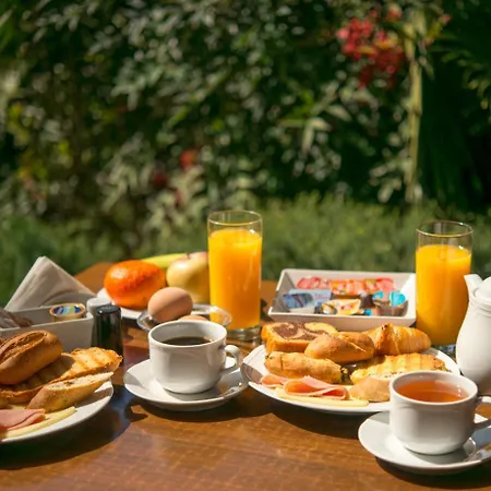 Hotel Chris Atena